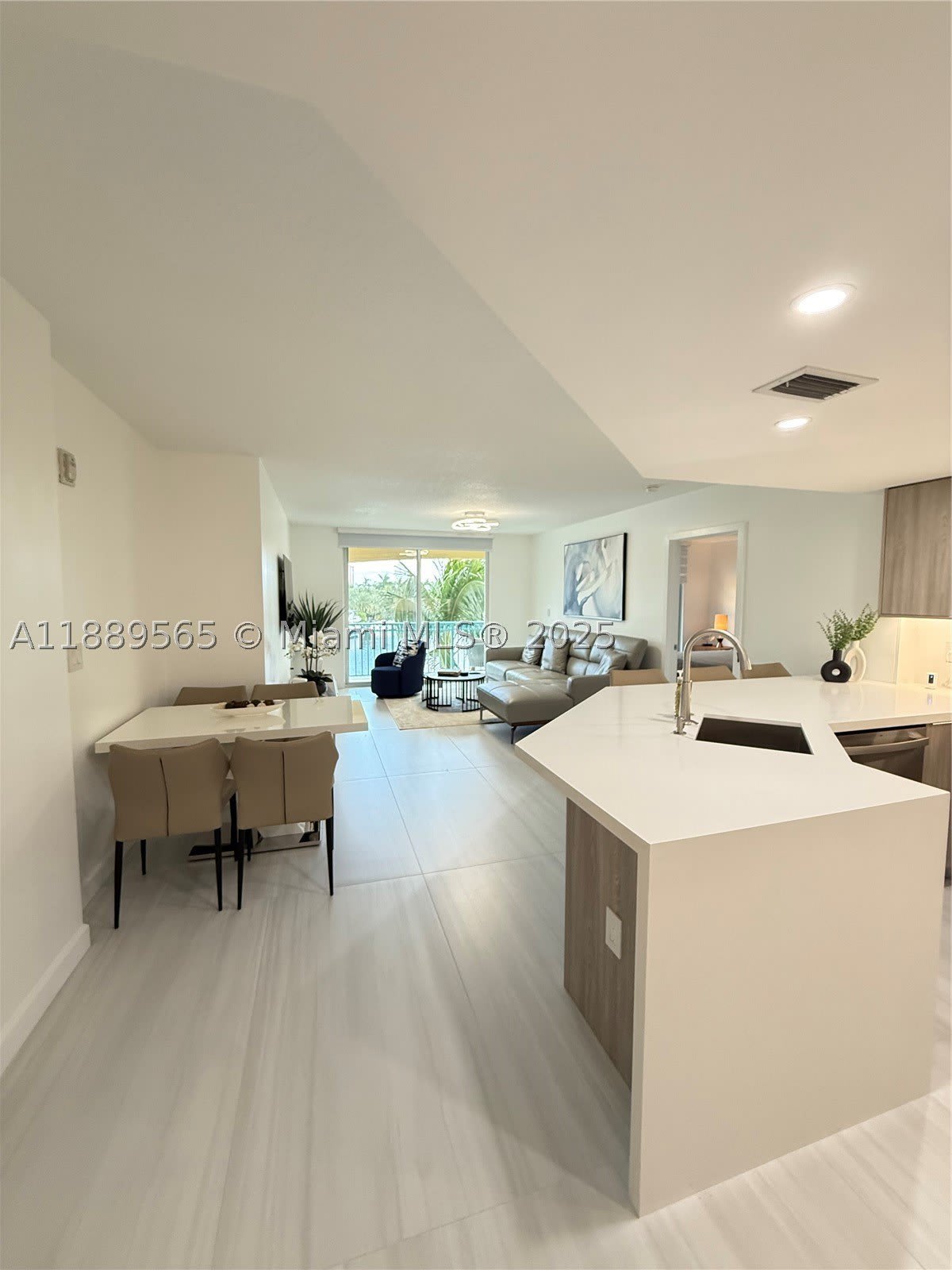 201 Golden Isles Dr – photo 1