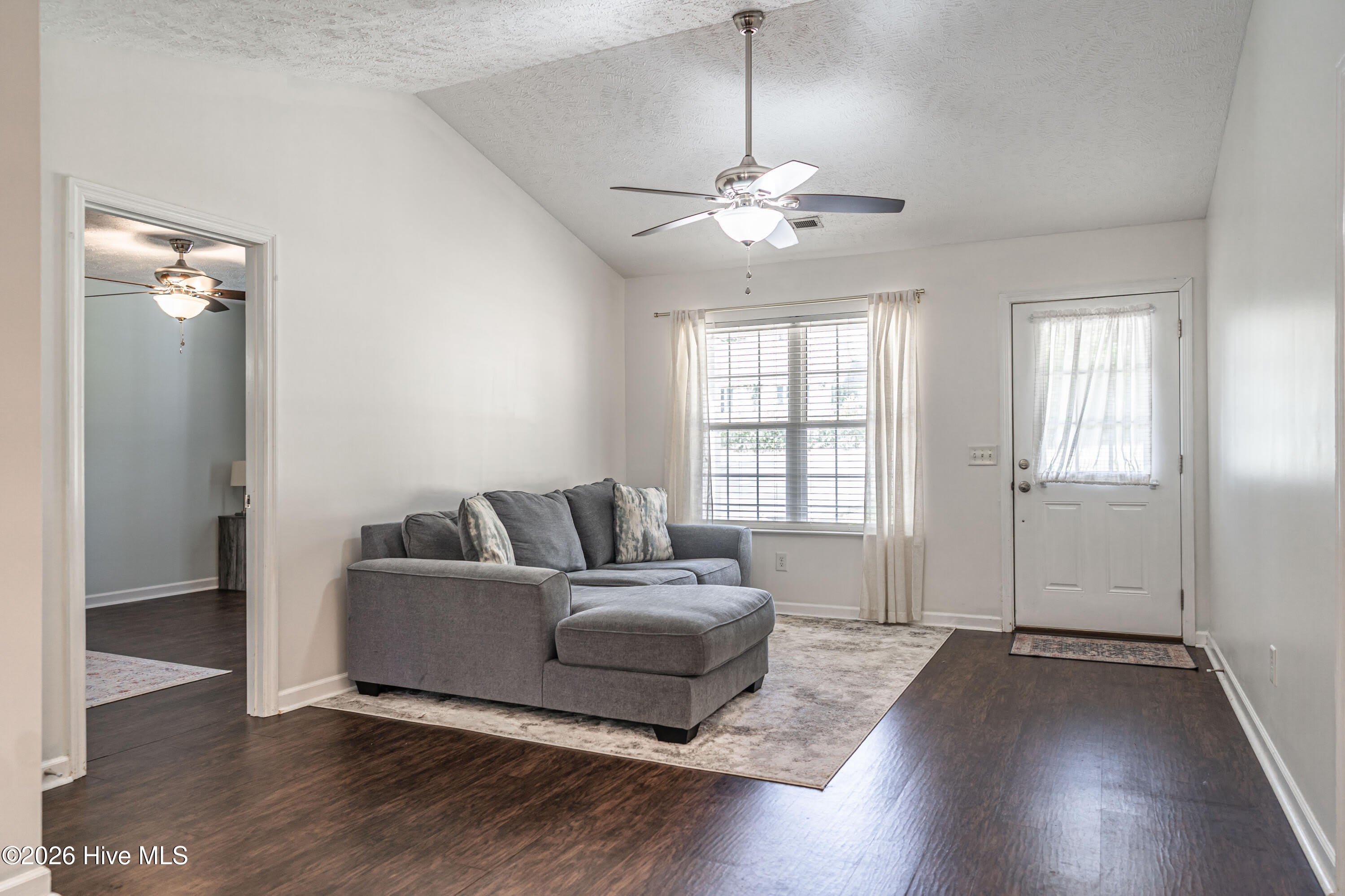 1215 W New Hampshire Avenue – photo 3