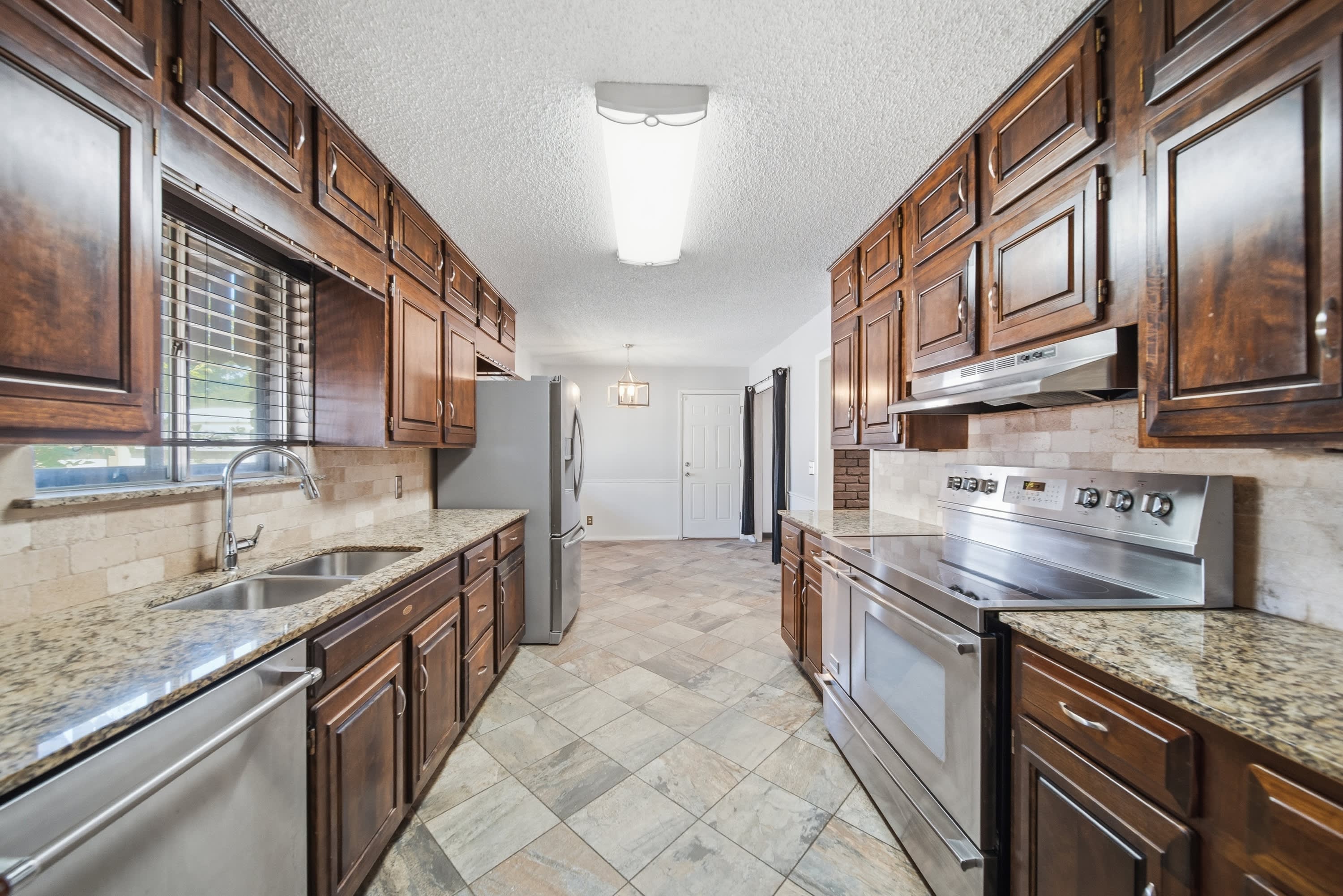 5811 East 61st Place – photo 4