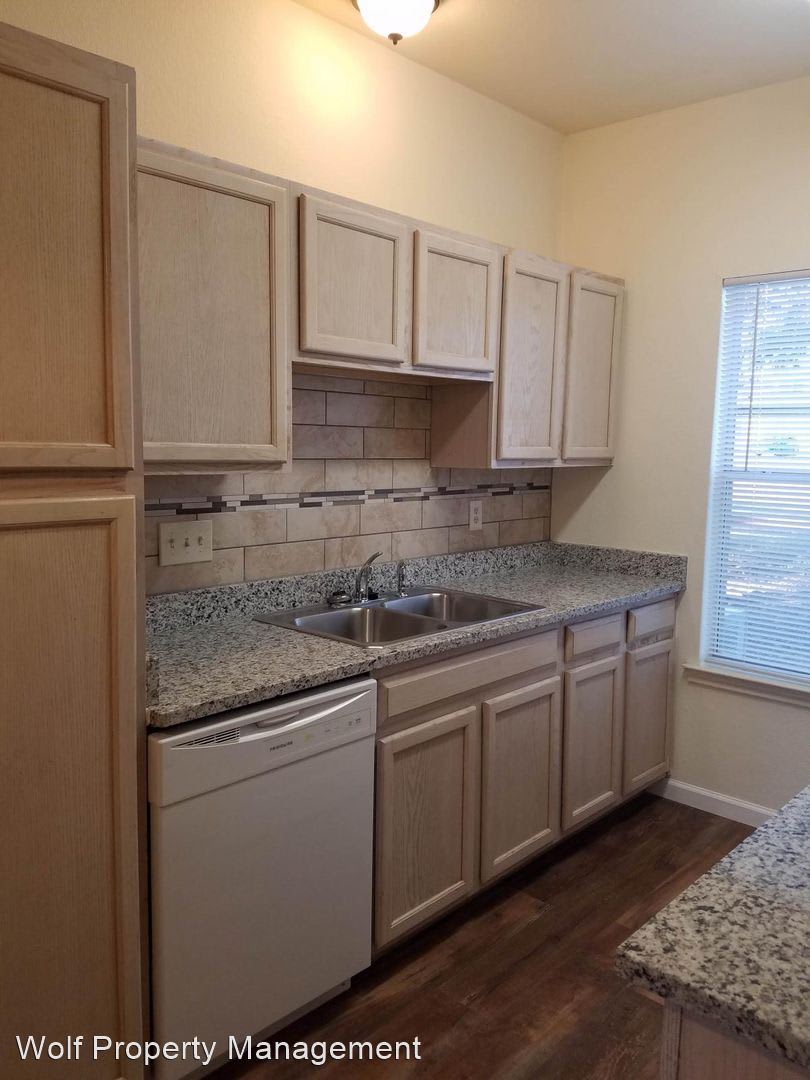 Westwood Townhomes and Apartments – photo 2