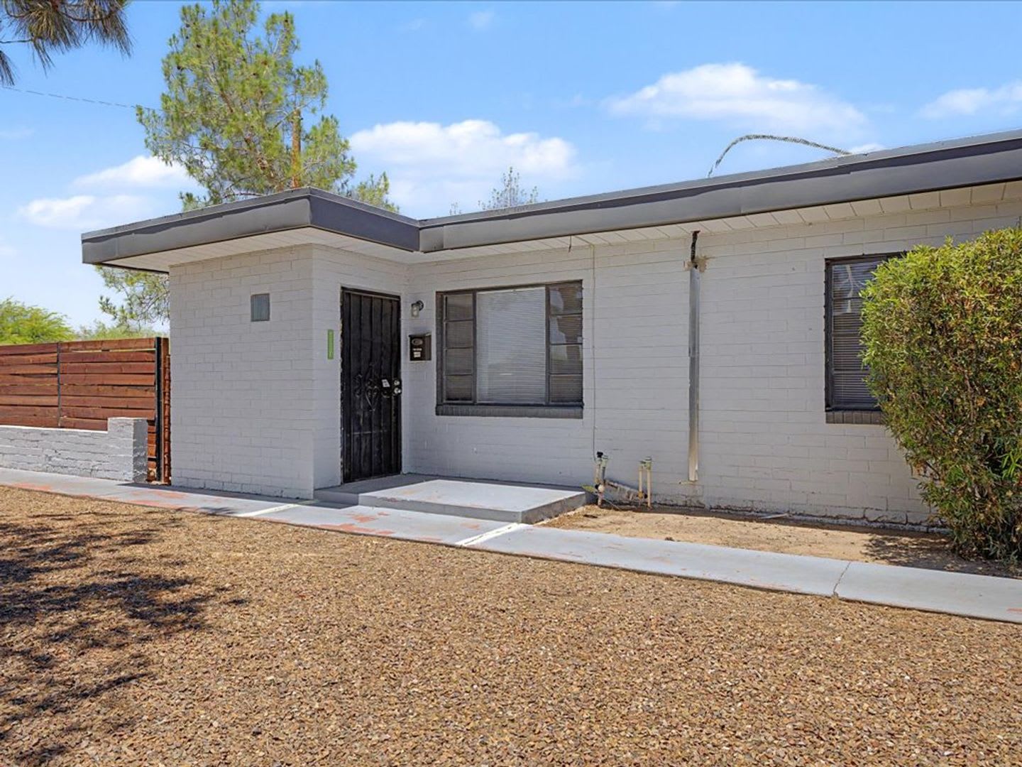 2 Bedroom 1 Bathroom – photo 1