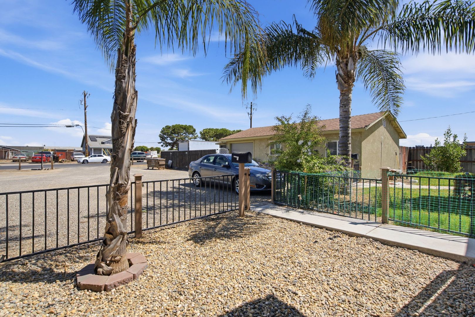 CLEAN AND CUTE ONE BED/ONE BATH APARTMENT IN MANTECA! – photo 5