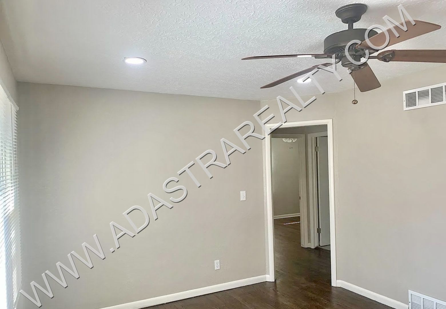 Beautiful Newly Remodeled Raytown Home-Coming SOON!! – photo 5