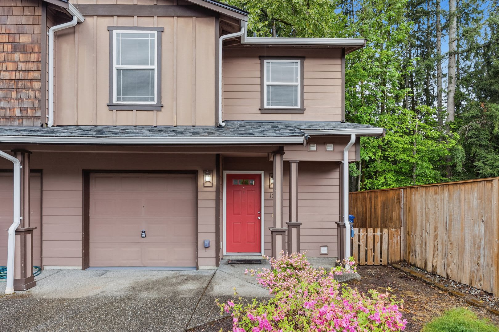 3 Bedroom 2 5 Bath – photo 4