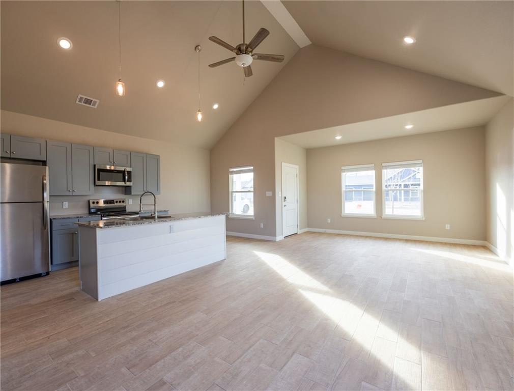 914 Valley Oaks Ln – photo 4