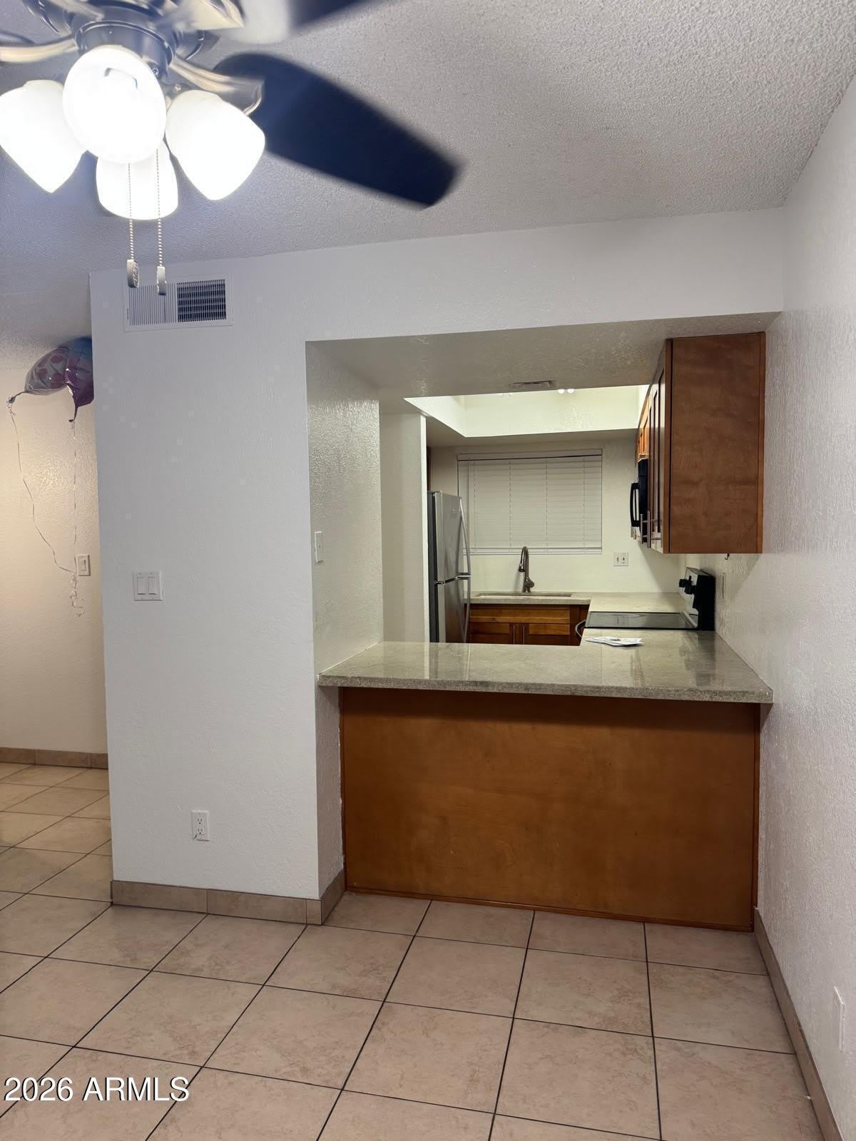 1545 E SAHUARO Drive – photo 4