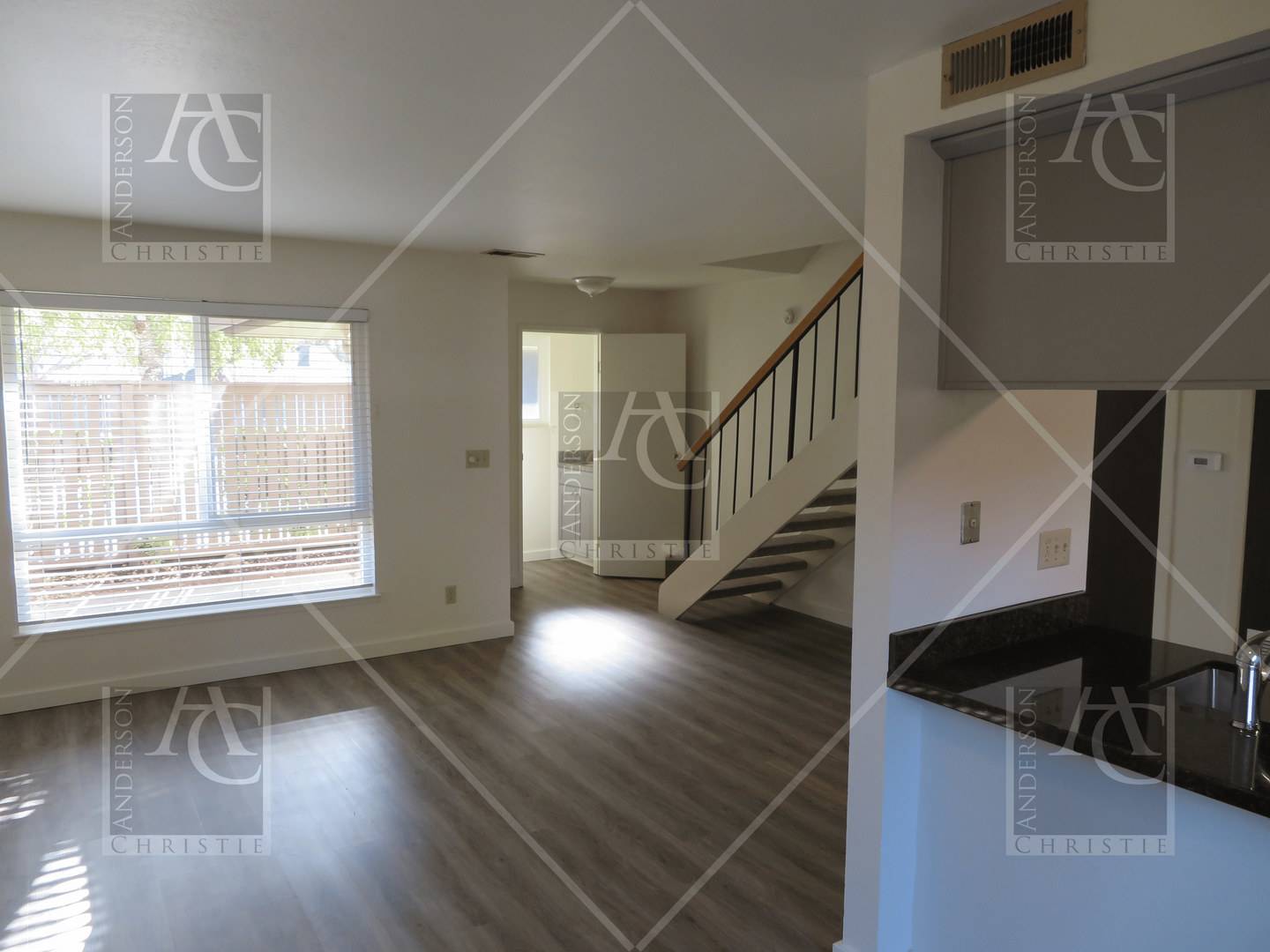 2 bed 1.5 Condo on the upper westside close to UCSC – photo 2
