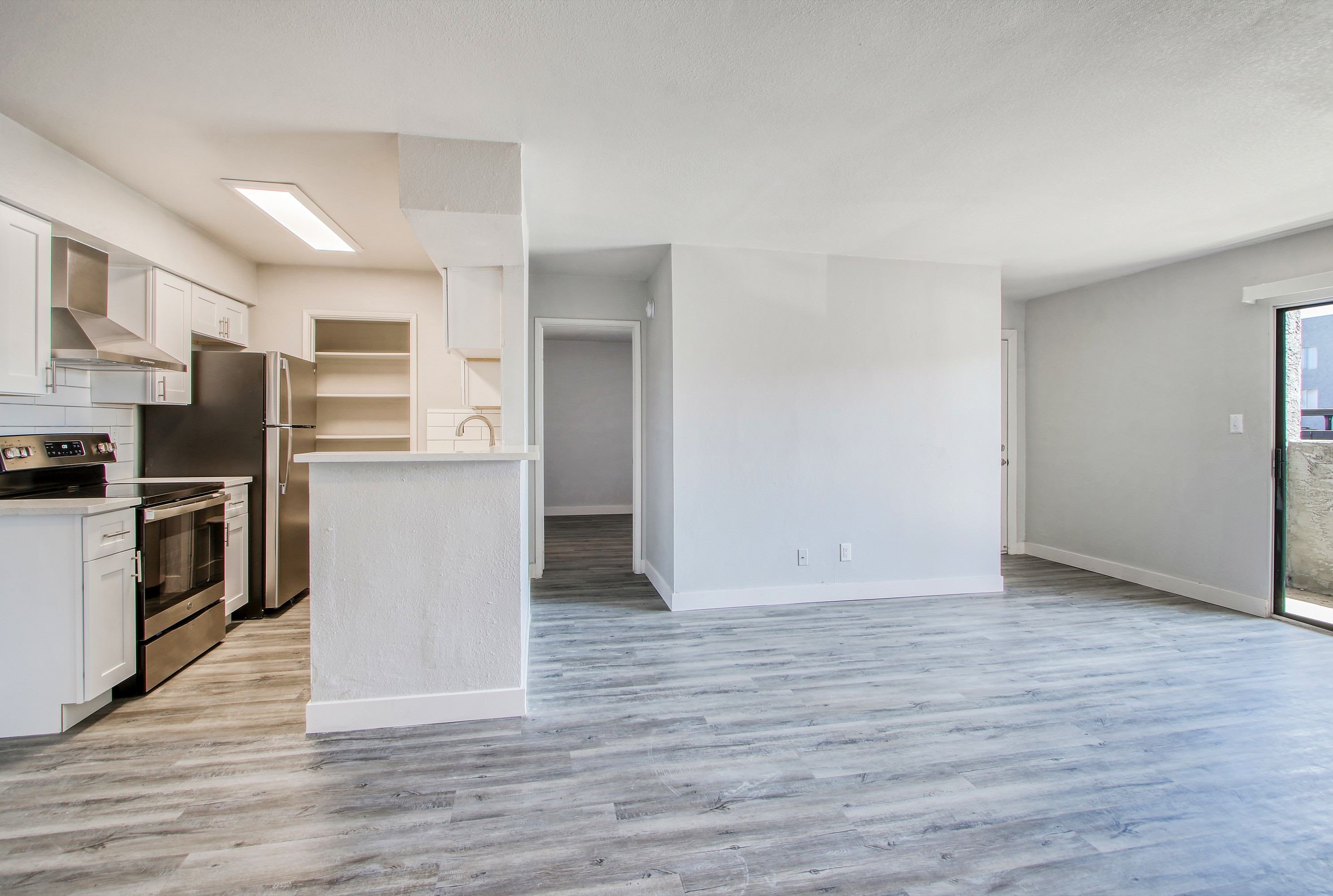 Broadway Vista Apartments – photo 2