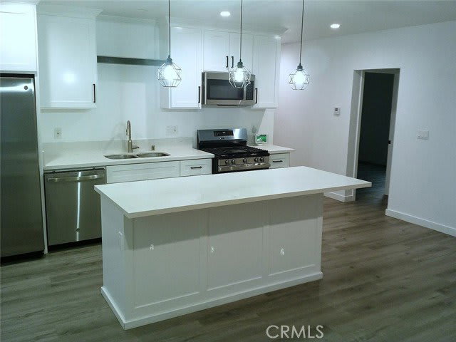 120 East 68th Street – photo 3
