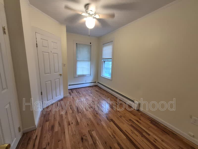 209 Pearl StreetUnit 2 – photo 3