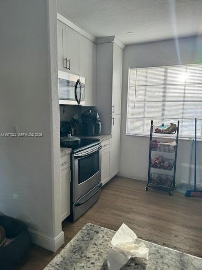1325 W 4 Lane, Hialeah, FL 33010 – photo 2