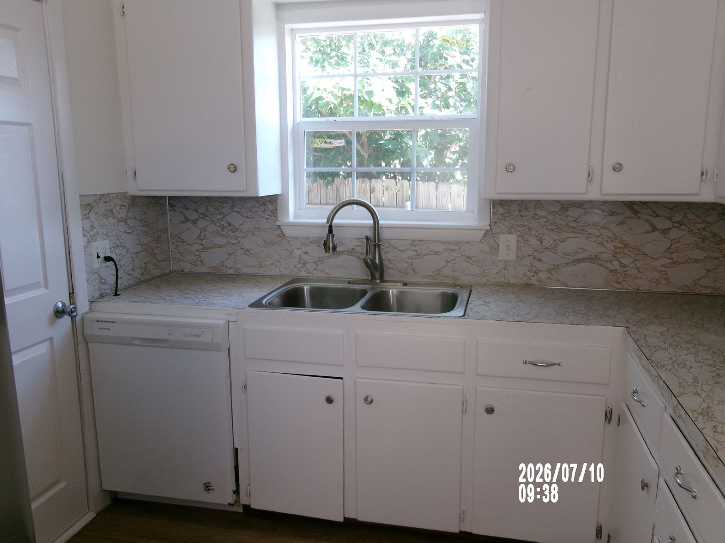 Move In Special 200 Off Of The First Full Month S Rent Very Nice Home Located In The Carrasland Area – photo 3