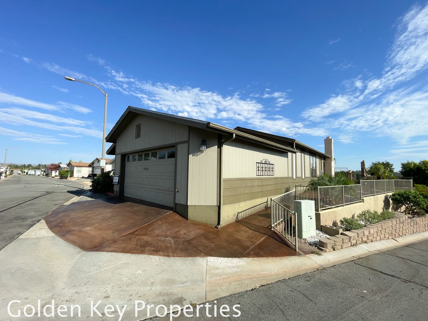 Beautiful home in 55+ neighborhood of Vista Del Mar! – photo 2