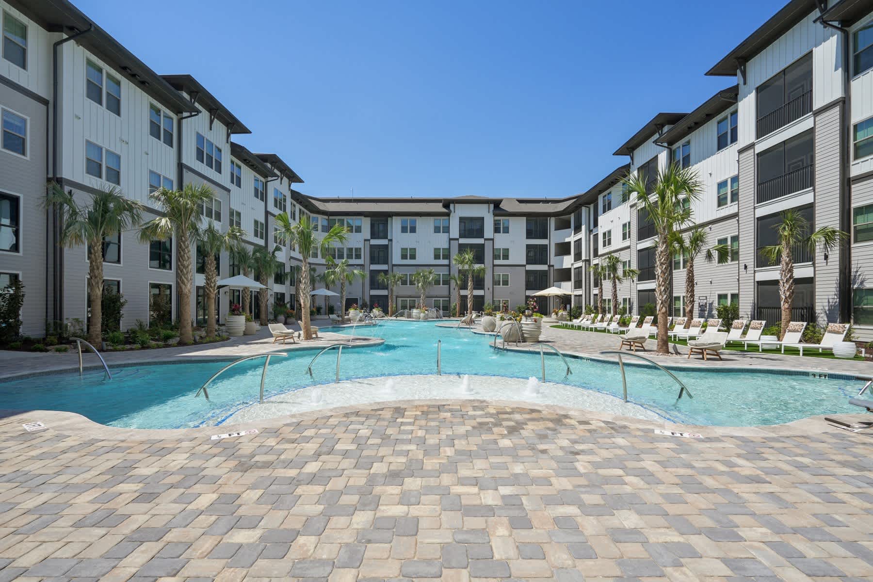 Solay Carnes Crossroads Apartments – photo 2
