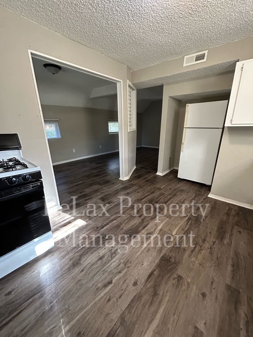 Large 3 Bedroom Apartment – photo 3