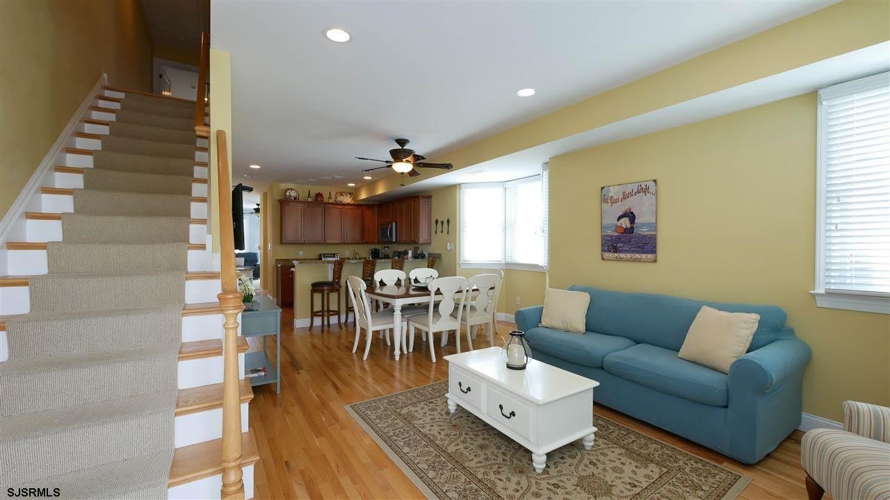9410 Winchester JULY 1-15 Ave – photo 4