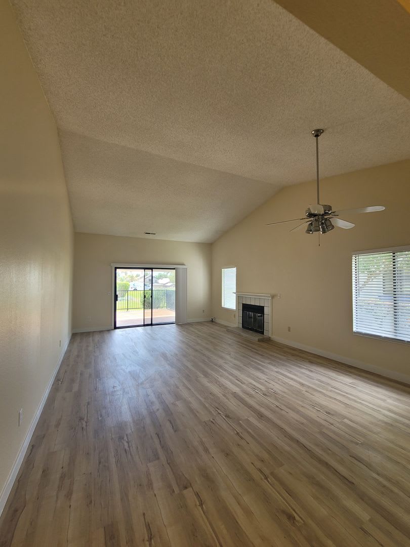 Open Airy 3 Bed Home With Private Patio In Discovery Bay – photo 4