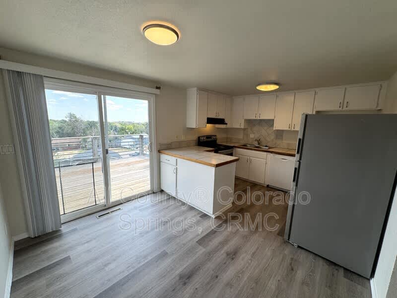 1237 Chiricahua Drive – photo 3