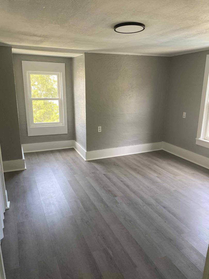 Newly Updated Spacious 4 bedroom 1 bathroom house for rent in Glassport! – photo 3
