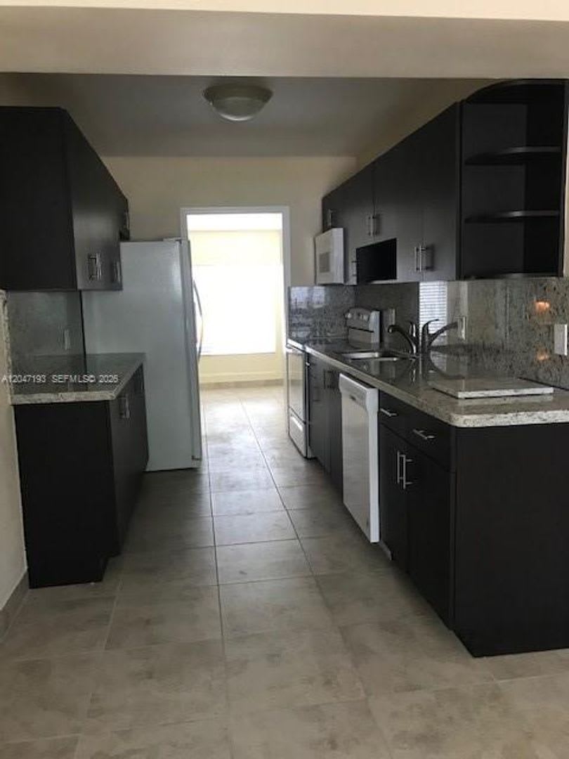 1632 NE 183rd Street 1632, North Miami Beach, FL 33179 – photo 2