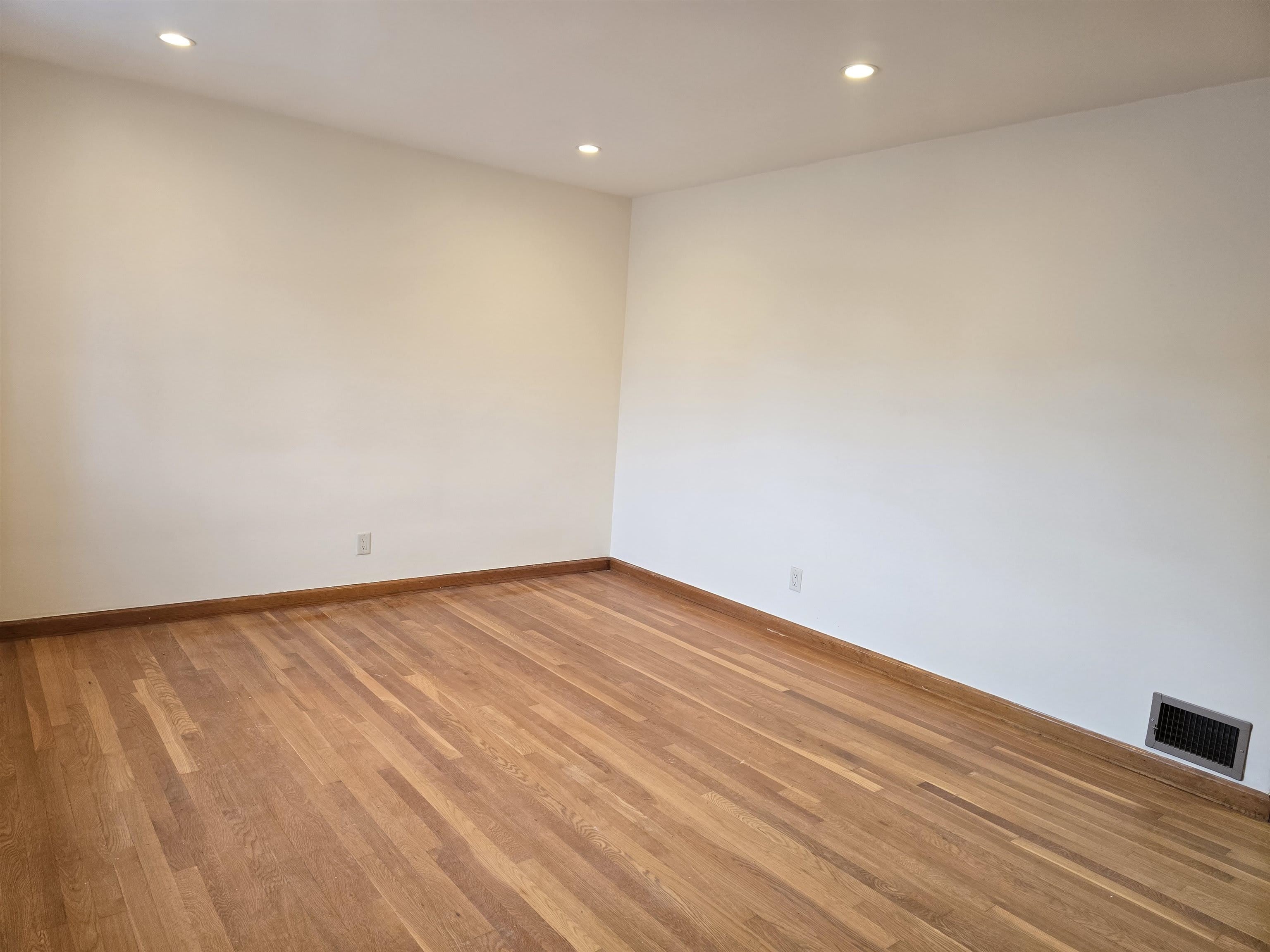 701 4Th St – photo 3