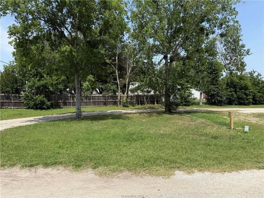 1805 W Highway 21 – photo 3
