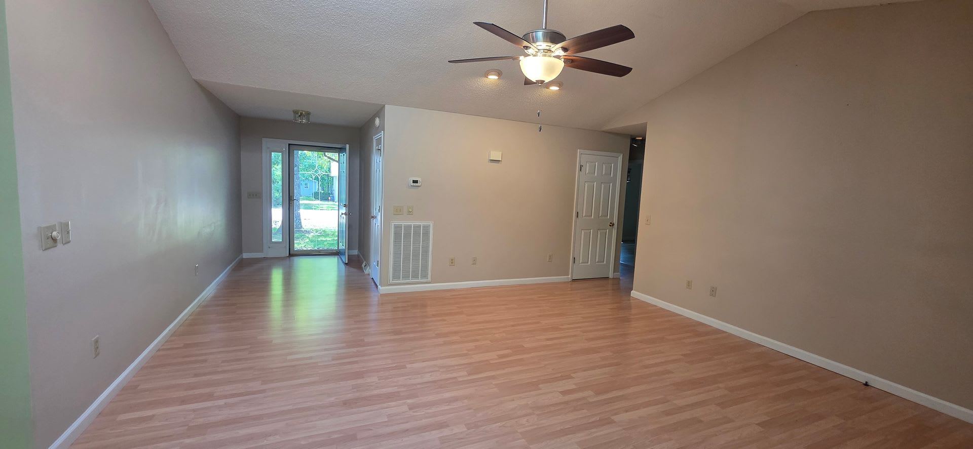 Great location, convenient to everything! – photo 4