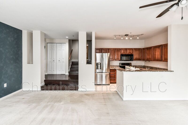 275 S Pickett St – photo 4