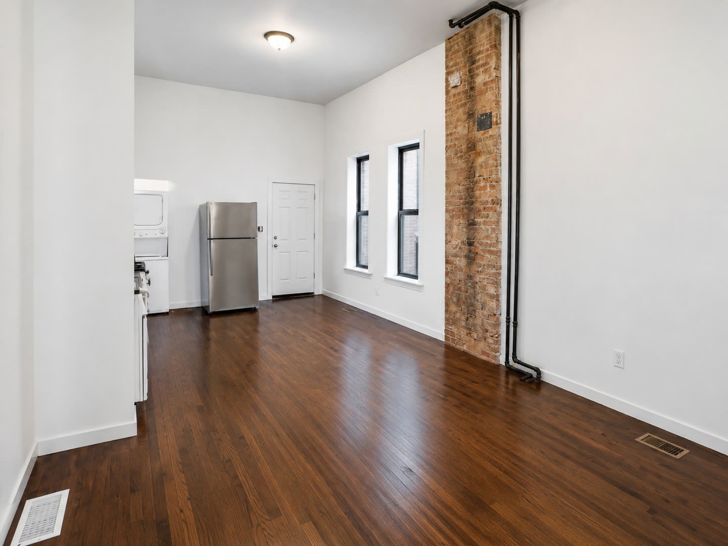 8714 S Commercial Avenue – photo 3