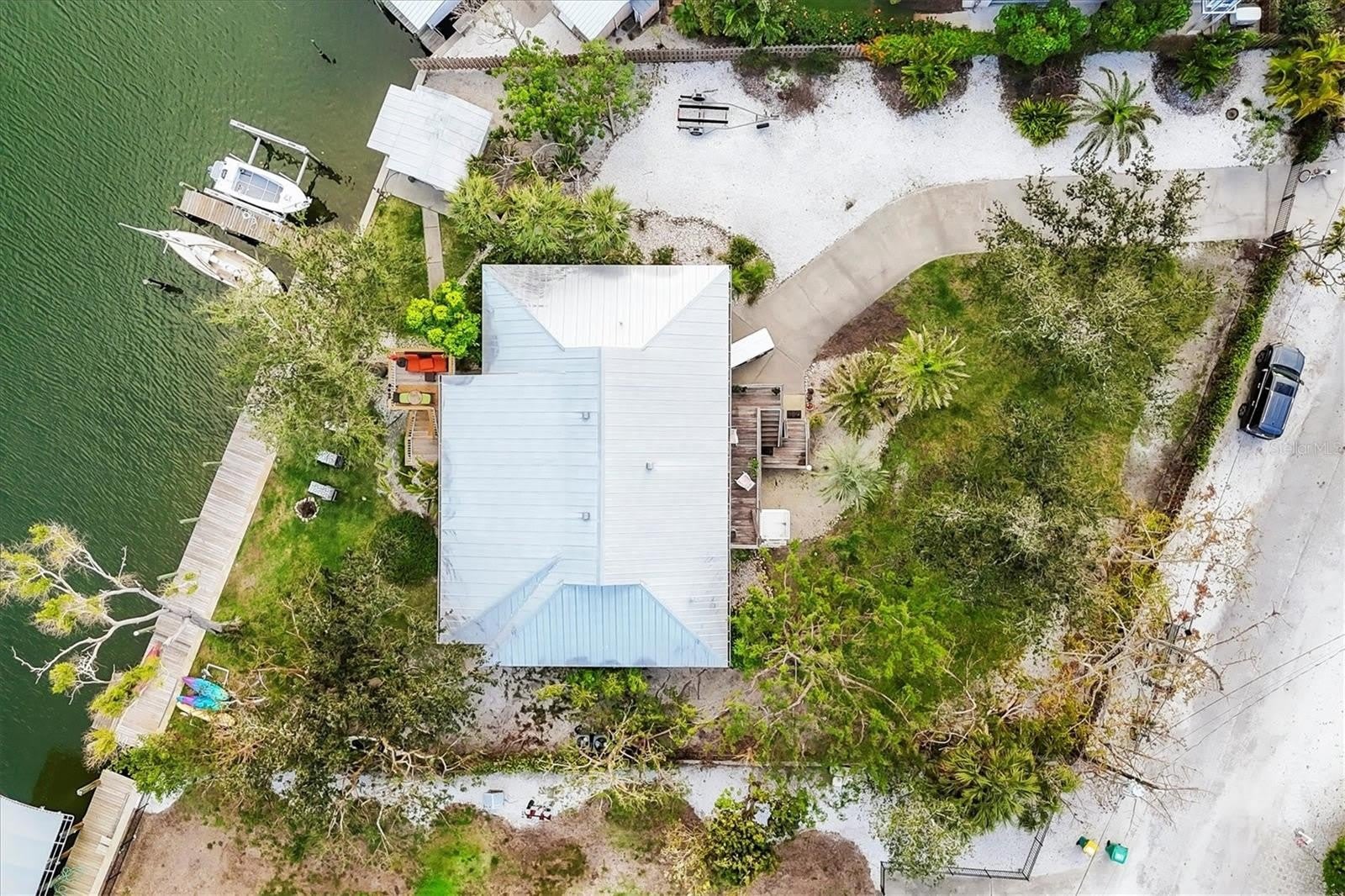 140 DAMFINO Street – photo 3