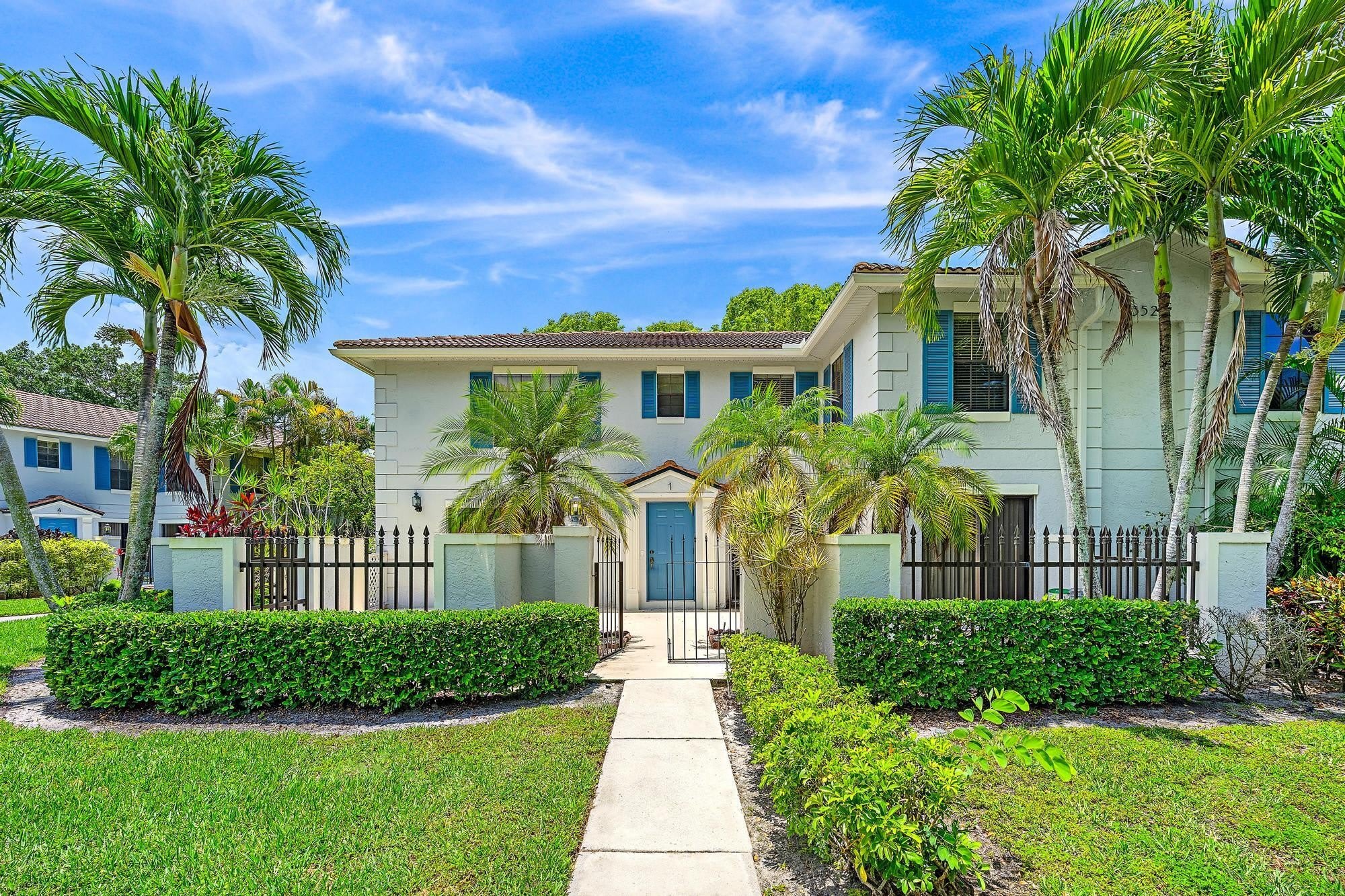 352 Prestwick Circle – photo 1