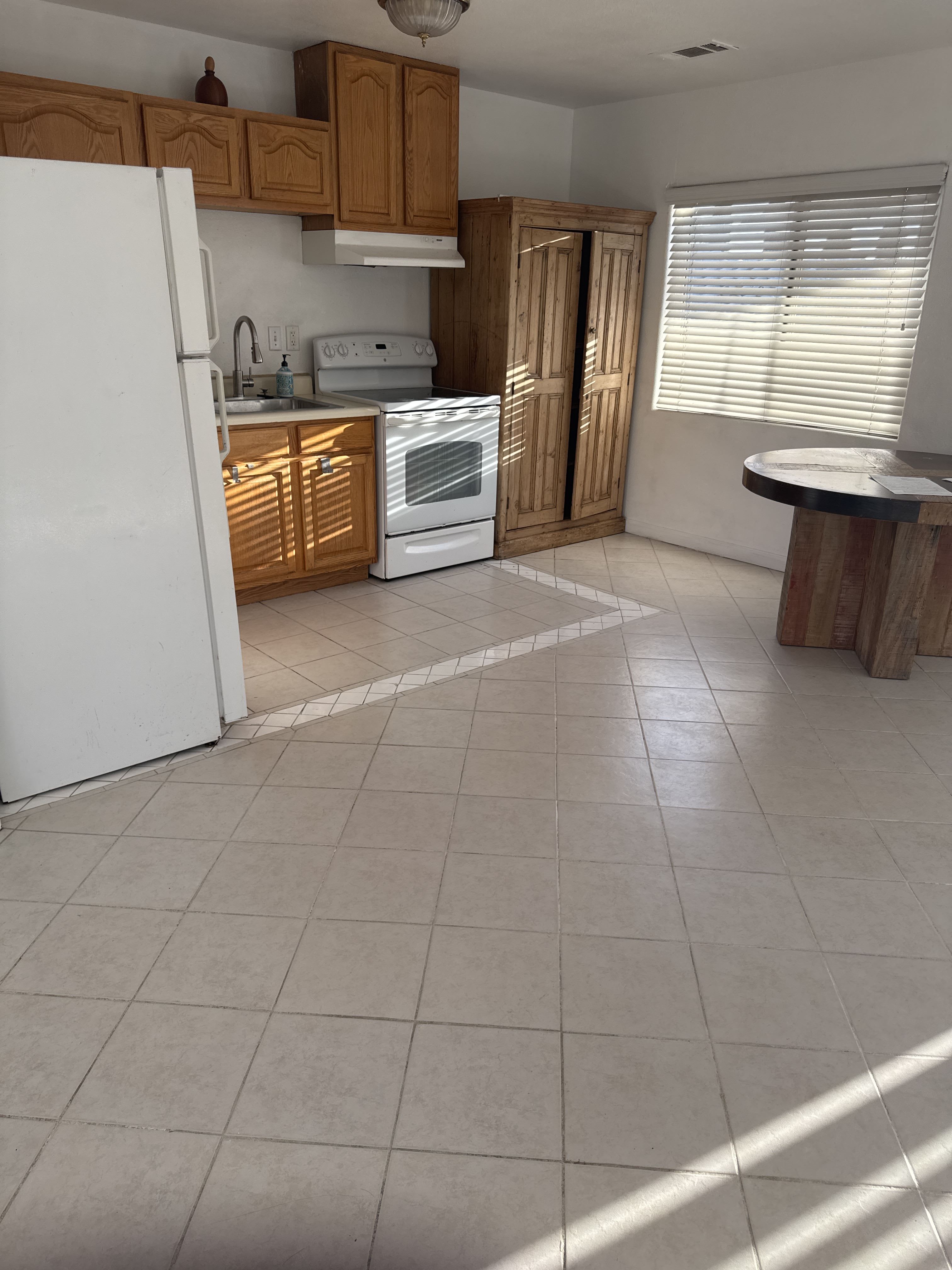 1511 Maxwell Lane – photo 4