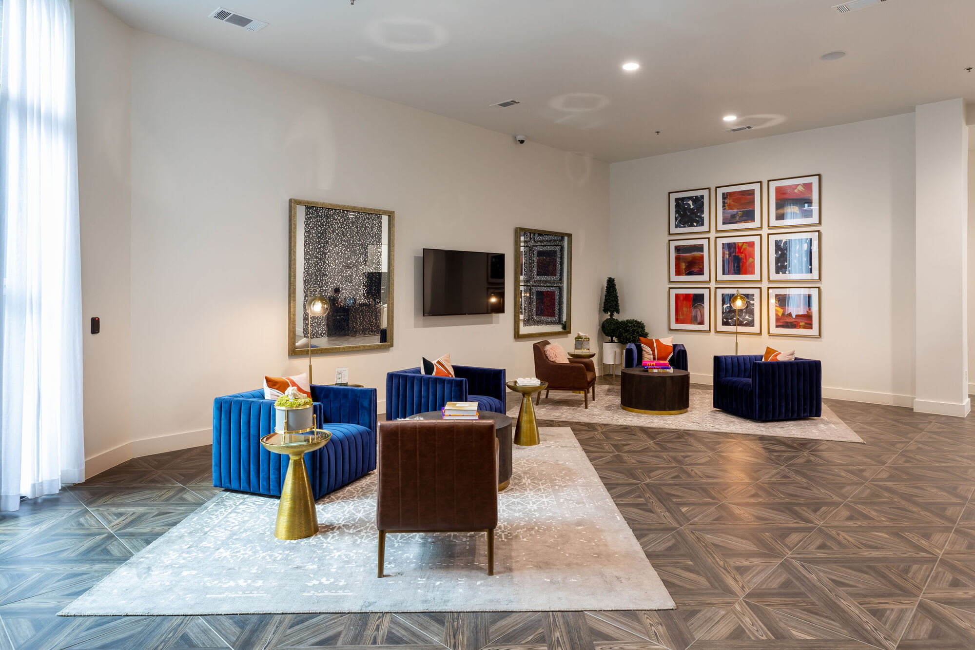 Broadway Chapter – photo 2