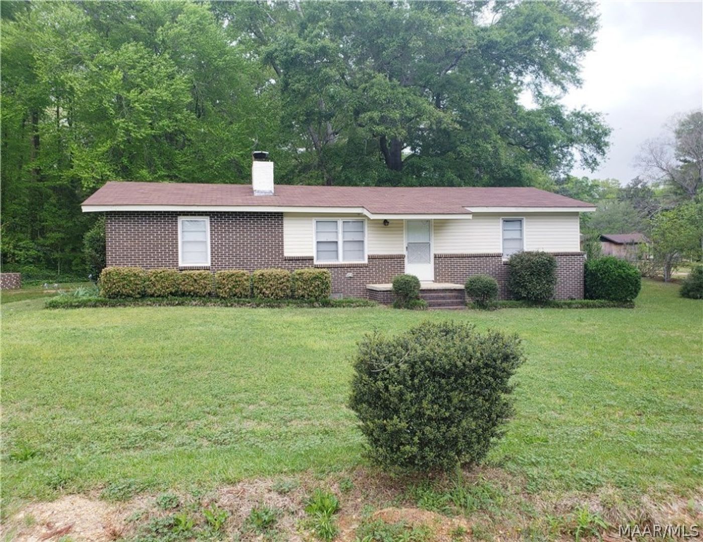 Country Field, City Convenience, Spacious 3 Bed Home Near Historic Downtown Prattville – photo 1