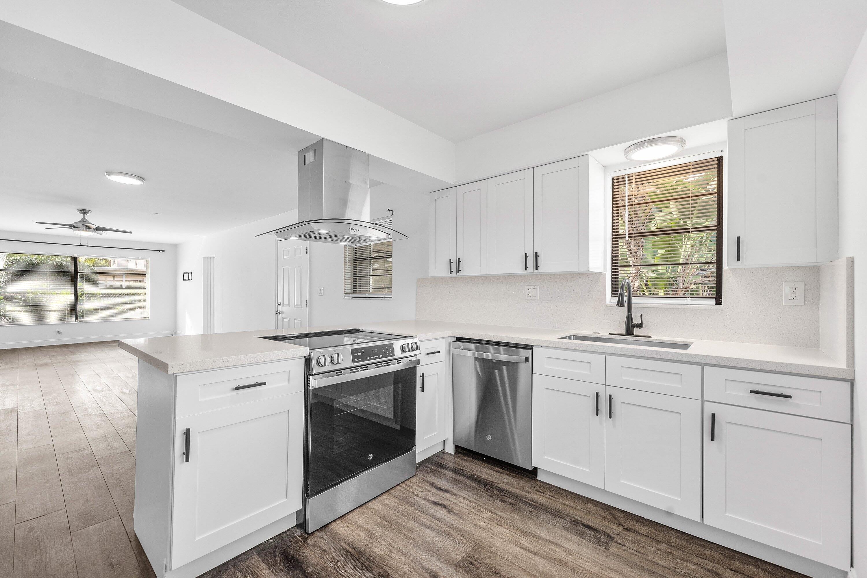 500 NE 48th Street – photo 1