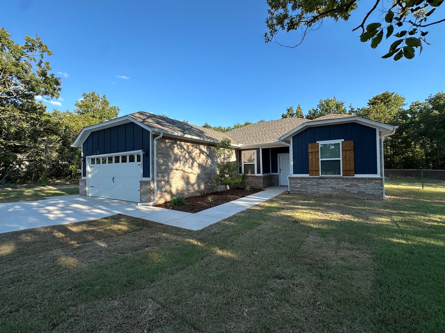 Country Living 3 Bedroom, 2 Bathroom on a 1.45 Acre Lot in Ridge Creek Addition! – photo 2