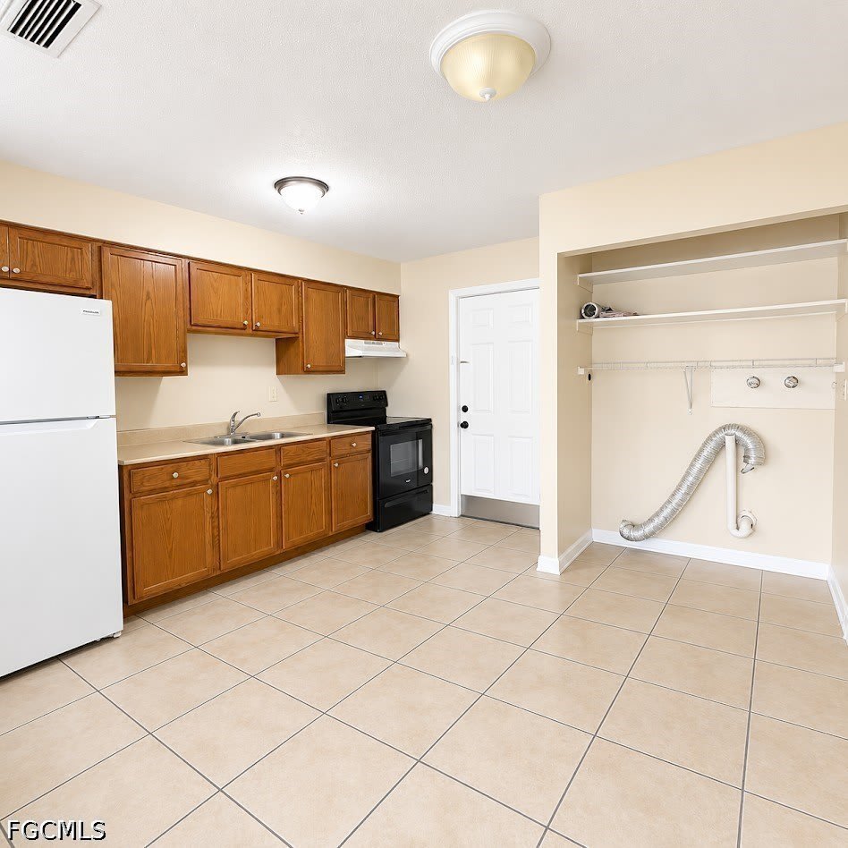 5649 6Th Avenue – photo 2