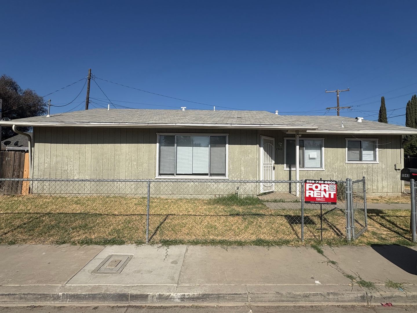 NW Visalia Home with Alley Access Rent Ready! – photo 2