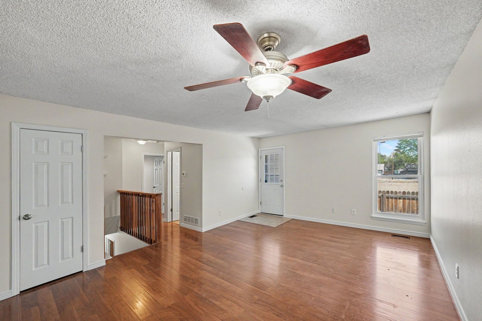 Welcome Home to Your New Arvada Home.... with fantastic outdoor space! Available NOW!! – photo 3