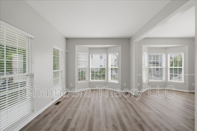 42211 Marcy Way – photo 3
