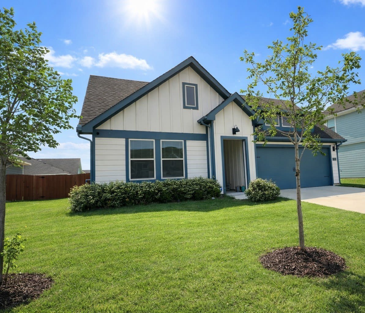 2310 Hydrangea Drive – photo 2