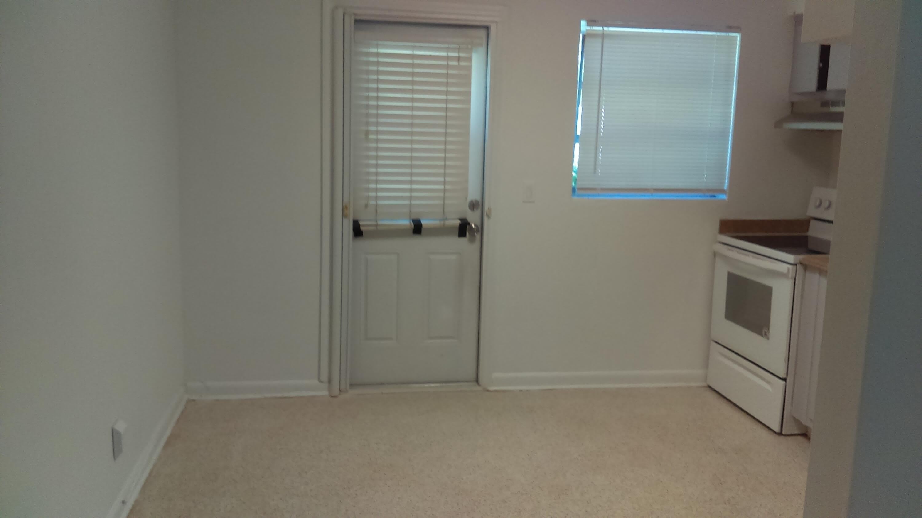 828 PROSPERITY FARMS Road – photo 3