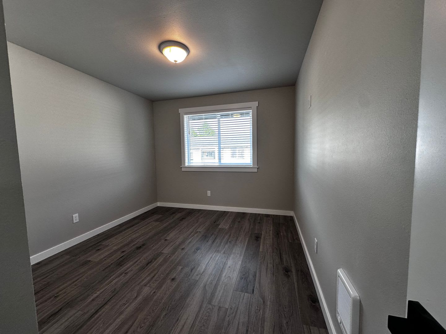 Gorgeous 2 Bedroom, 2 Bath with Garage is ready for you! – photo 5