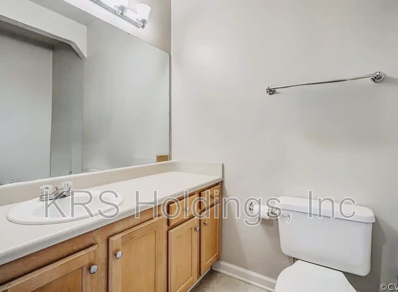 310 RIVERBEND DR. – photo 3