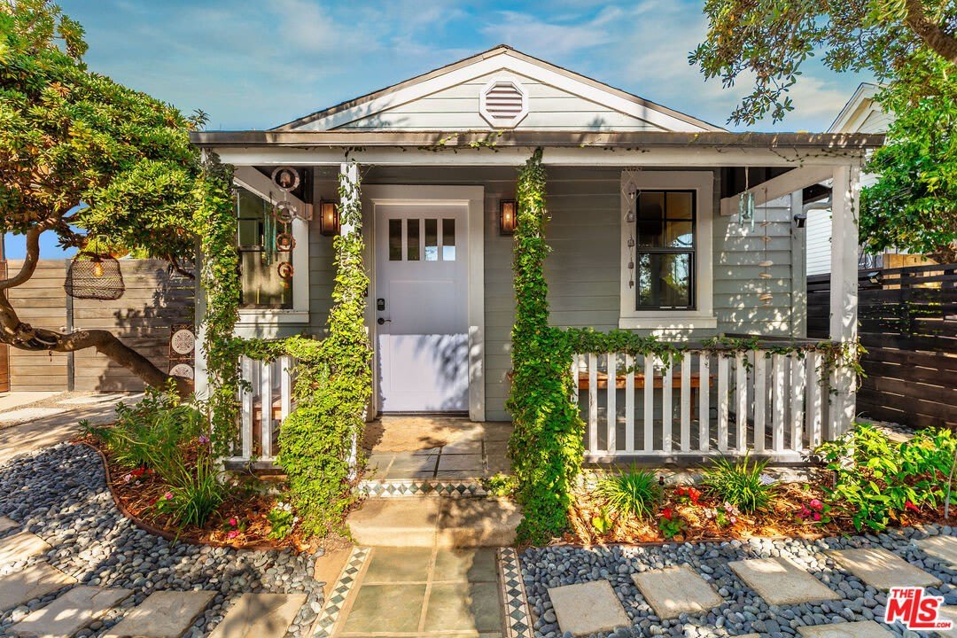 1016 Oakwood Ave – photo 1