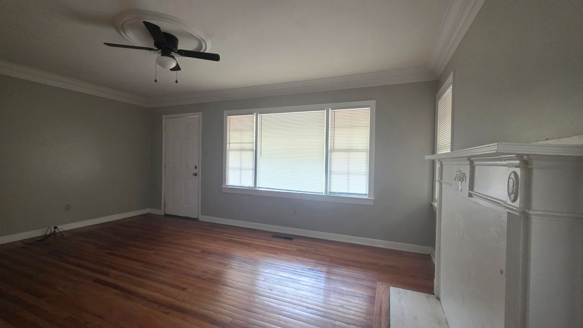 NICE BRICK HOME WITH FENCED YARD – photo 2