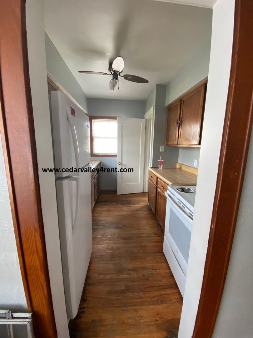 3 Bedroom 1 Bath 517 Center St Waterloo Ia – photo 5