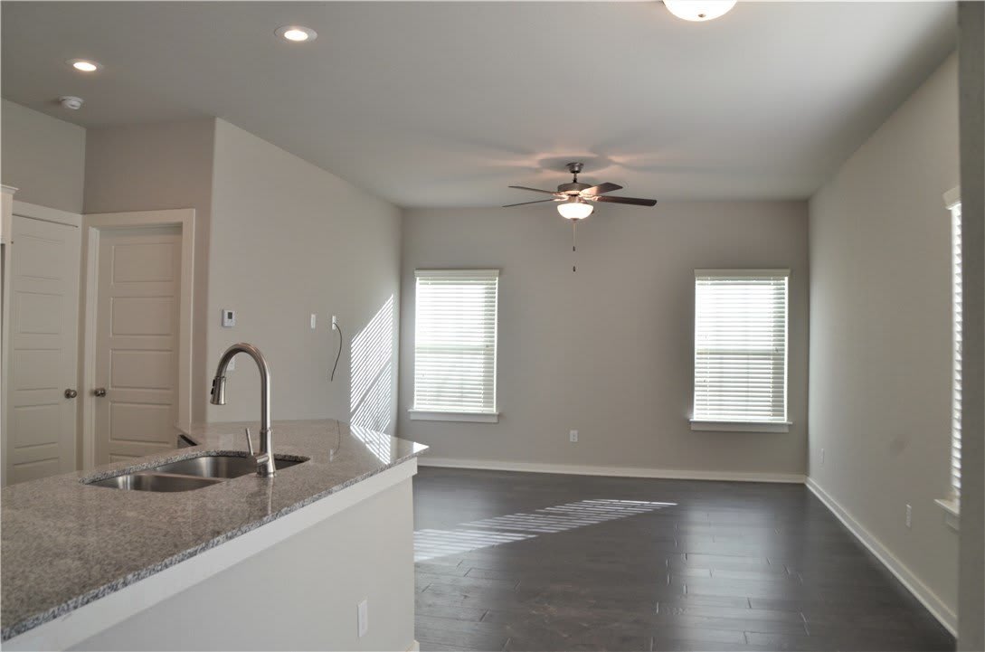 2413 SW Arbor Road – photo 4