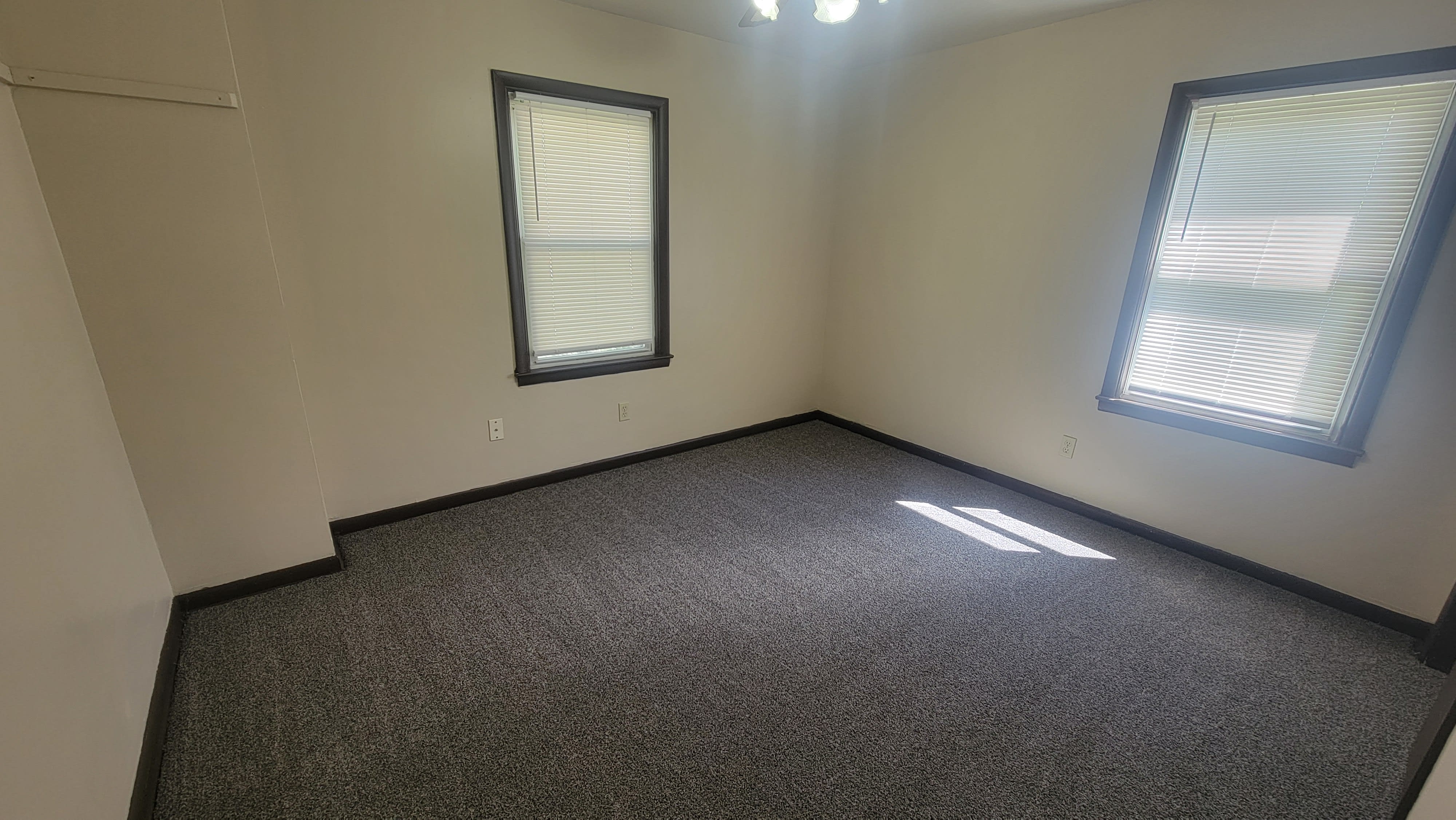 1450 Newton St – photo 5