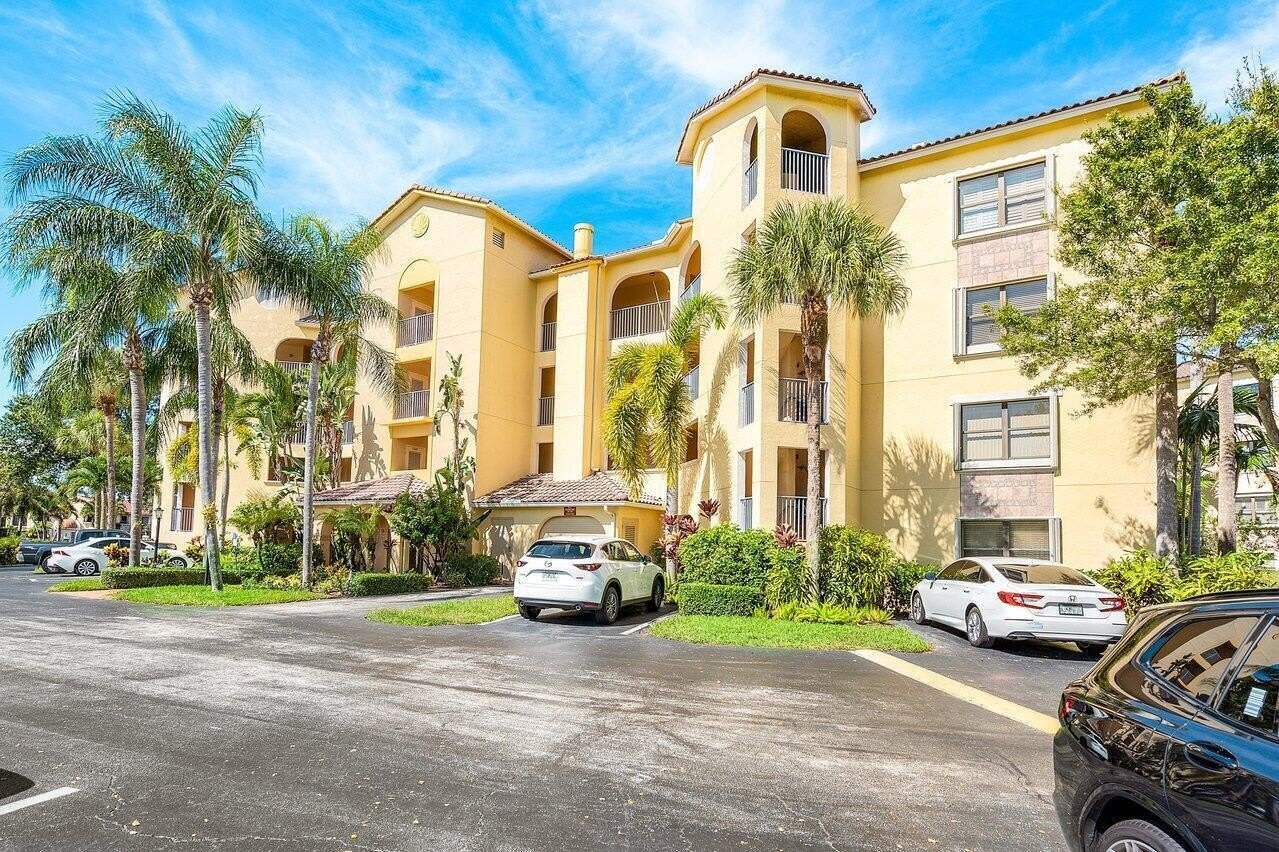 300 Uno Lago Drive – photo 4